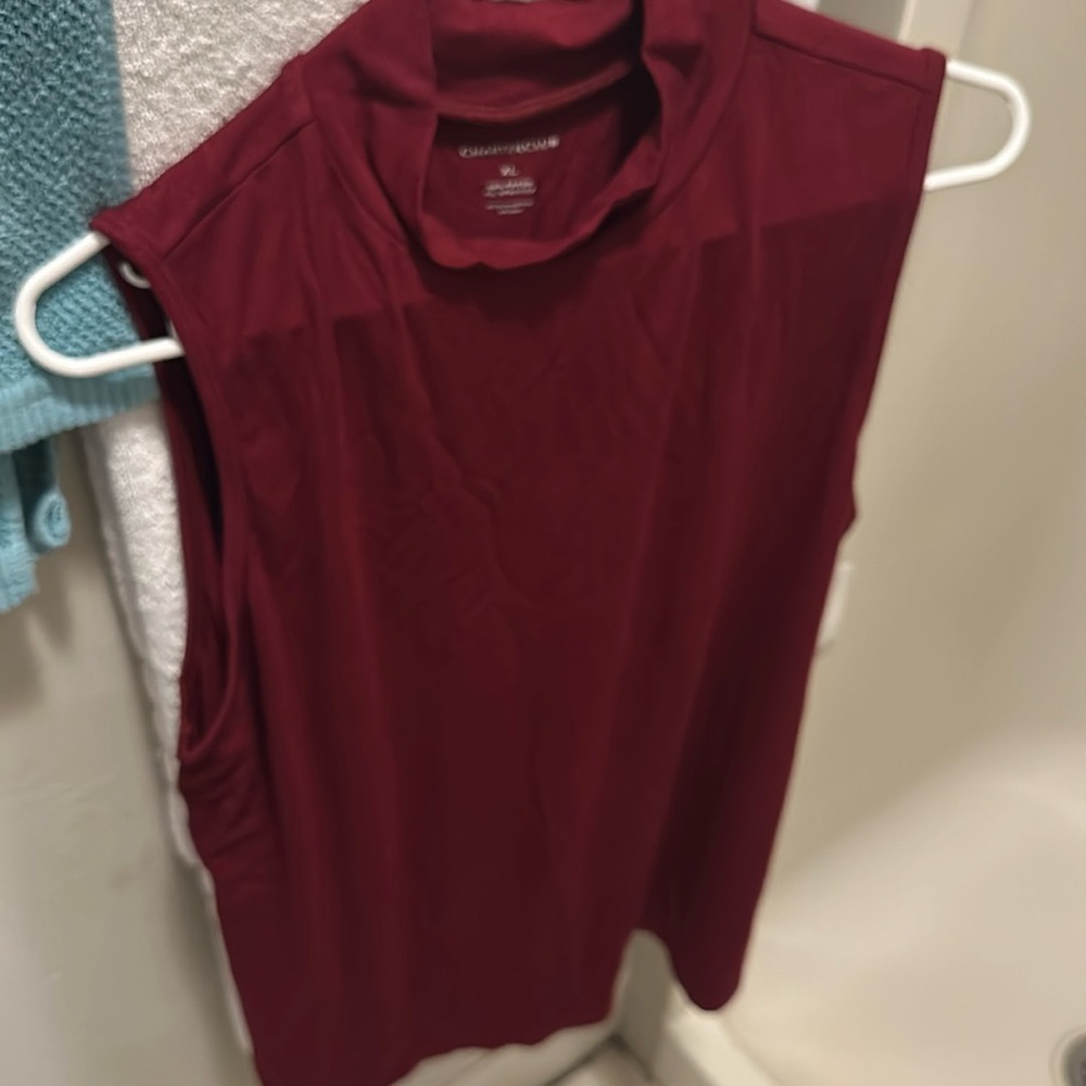Brand new with tags burgundy tank size extra large women’s